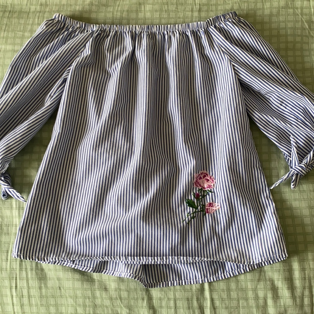 blue and white stripped off the shoulder blouse size 14/16 junior girls
